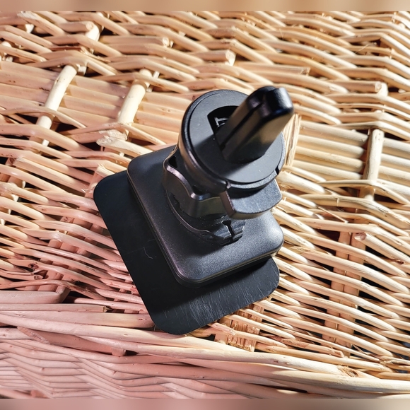 🧲⚡Car Vent Phone Mount with High-Powered Magnet for Secure Hands-Free Use - Picture 7 of 8